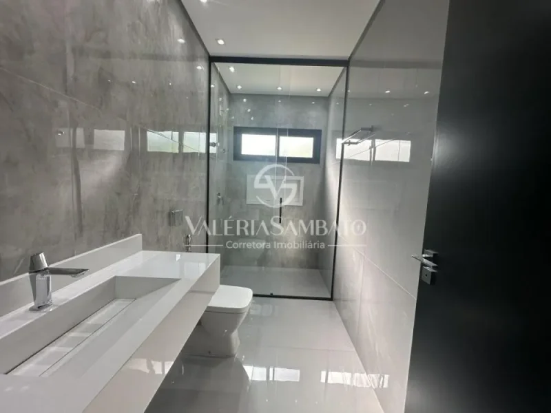 OPORTUNIDADE CASA DE R$ 2.700.000,00 -  POR 2.100.000,00