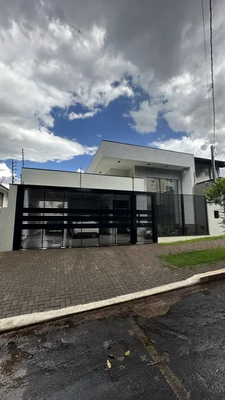 Casa Exclusiva ao lado Parque do Ingá 