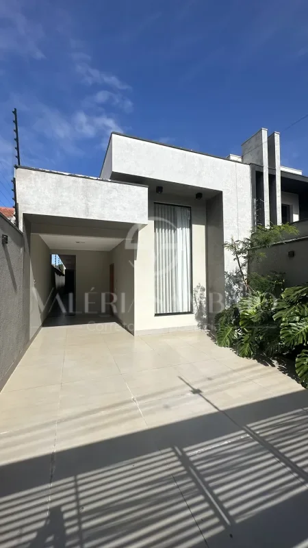 Casa Exclusiva com corredor lateral