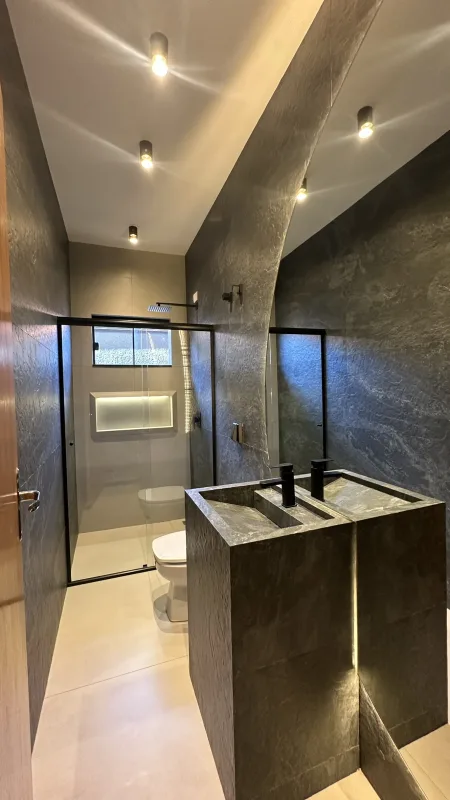 Casa Exclusiva com corredor lateral
