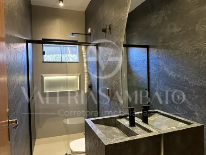 Casa Exclusiva com corredor lateral
