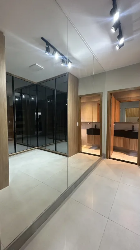 Casa Exclusiva com corredor lateral