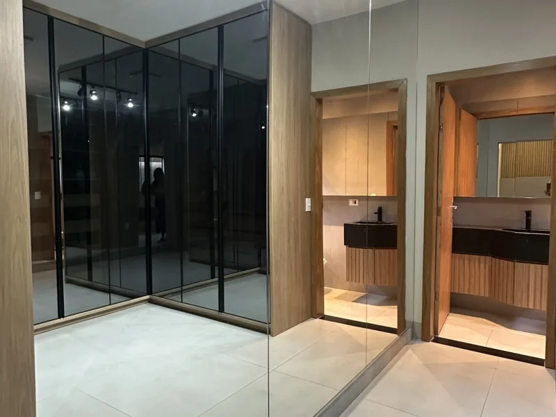 Casa Exclusiva com corredor lateral
