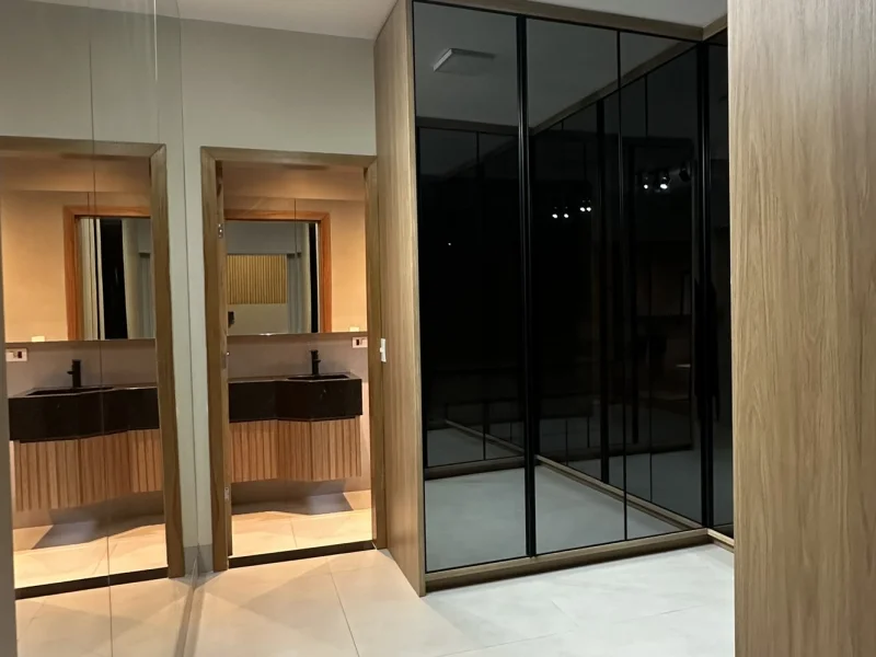 Casa Exclusiva com corredor lateral