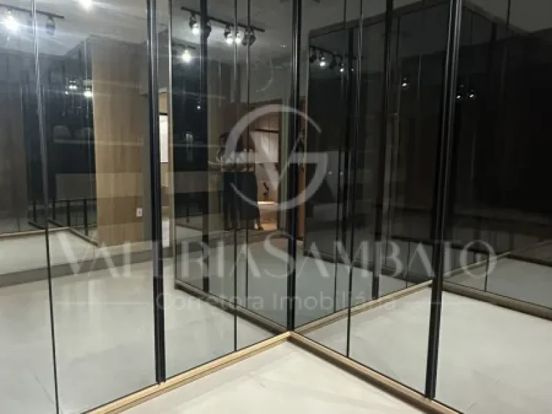 Casa Exclusiva com corredor lateral