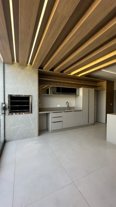 Casa Exclusiva com corredor lateral
