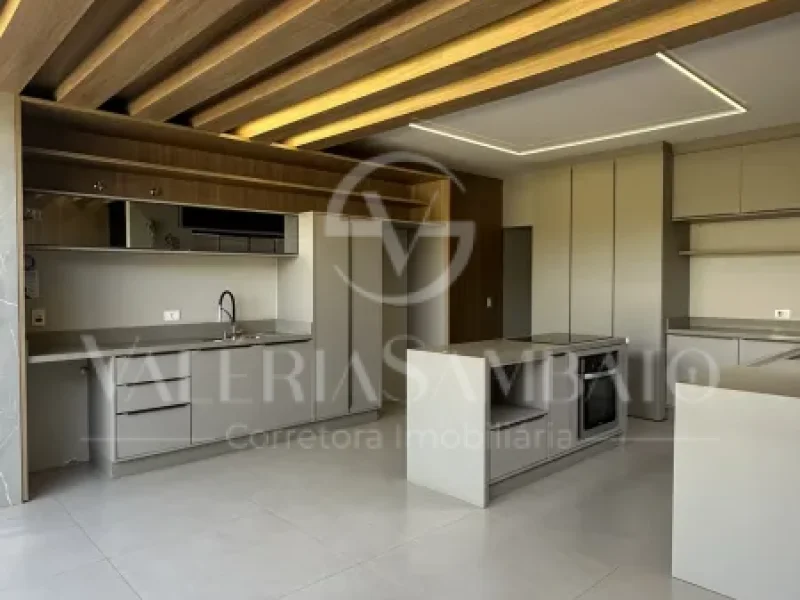 Casa Exclusiva com corredor lateral