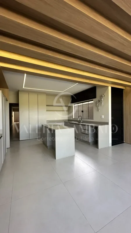Casa Exclusiva com corredor lateral