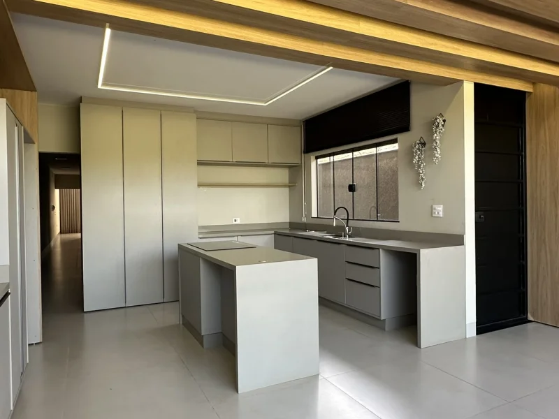 Casa Exclusiva com corredor lateral