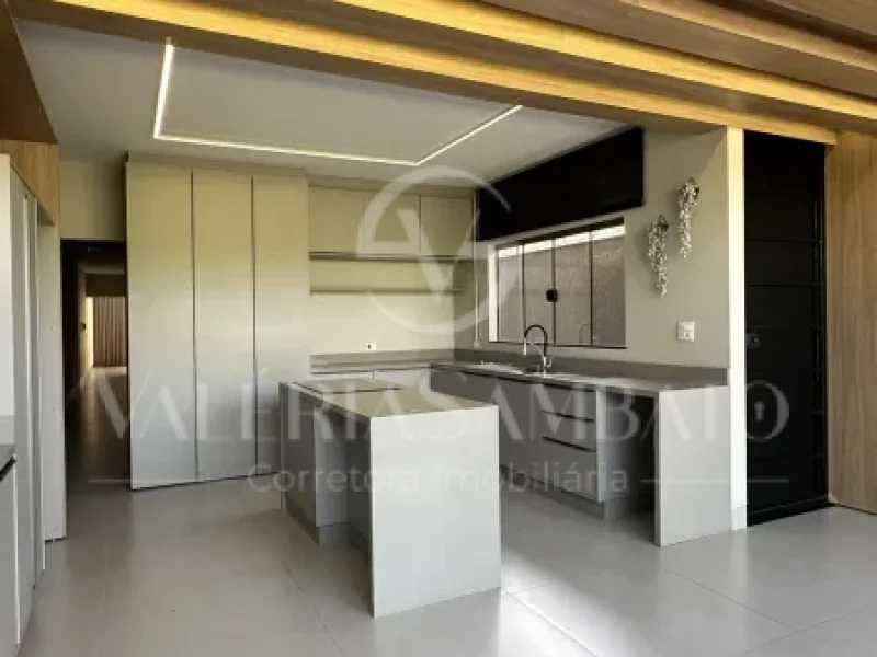 Casa Exclusiva com corredor lateral