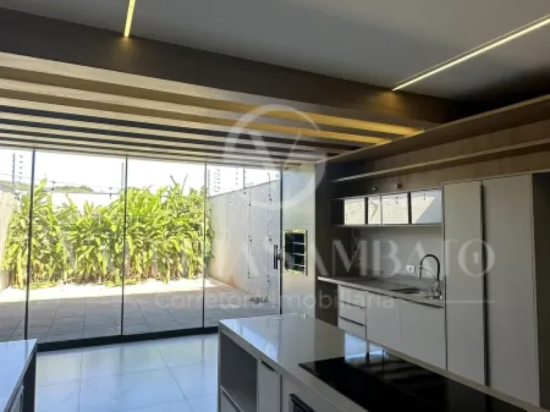 Casa Exclusiva com corredor lateral