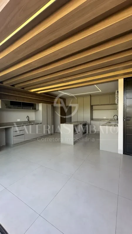 Casa Exclusiva com corredor lateral